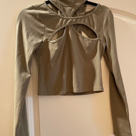 top Hours-  top midriff avocado green cut outs-new never worn ribbed fabric - Picture 2 of 4